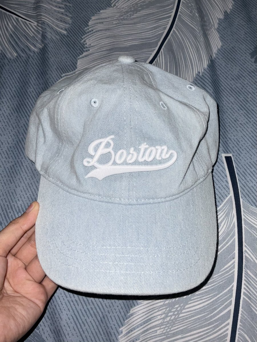 ppiwawr's tweet photo. wts TOPI MINISO BOSTON cuma dipake sekali LIKE NEW masi mulusssss  50rb, co oyen pengiriman dari solo https://t.co/LqDtF1N4sM