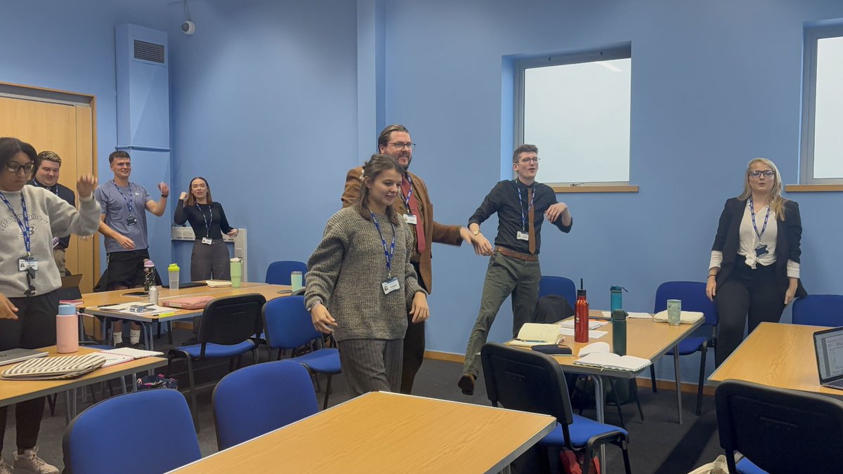 LeedsSCITT's tweet photo. An inspiring start at Cockburn! Trainees delivered their first micro-teach sessions, showing real passion and teamwork. 2026 courses are now live to view on DfE Apply—applications open 7 Oct, 9am. Find out more: https://t.co/bWeoEODx5S

@cockburnschool https://t.co/UESHjZs0tj