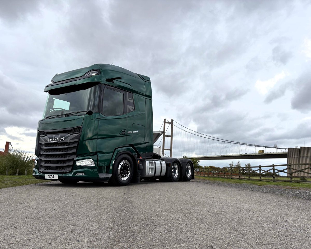 DAFTrucksUK's tweet photo. All set for the DAF Dealer Roadshow with @MotusDAF in Hull today! 🚛
See the stunning UK30 special edition in person, explore the latest MY25 range, and hear insightful updates on DAF products and services in presentations running throughout the day.
#DAF #Trucks #UK30 https://t.co/069p9WJuDS