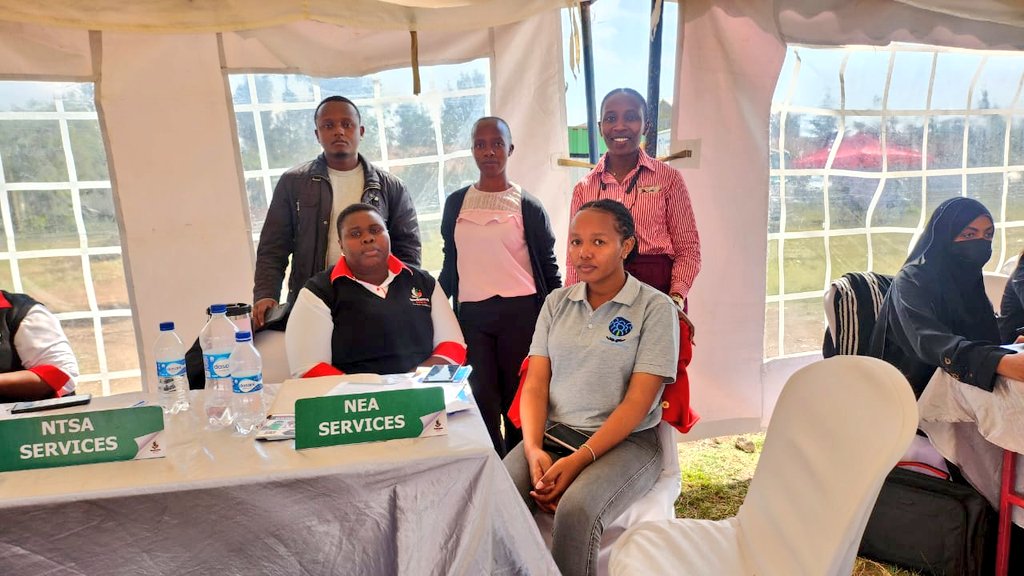 nea_kenya's tweet photo. NEA joined the Huduma Mashinani exercise at DCC Dagoretti South during Customer Service Week, engaging the community to raise awareness on employment services and guiding them on accessing job opportunities through NEAIMS( https://t.co/09EfzRyPJH).
#SafeLabourMobility #EneaNaNEA https://t.co/fO33Z2hLPL