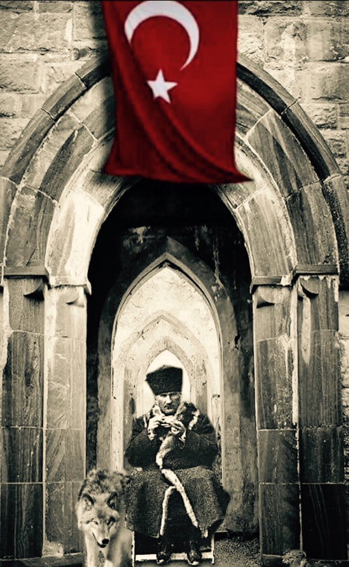 ATATÜRK:
35 yaşında bir General
40 yaşında Başkomutan
42 yaşında Cumhuriyeti kuran
44 yaşında büyük Devrimler yapan
46 yaşında Nutuk'u yazan
48 yaşında Türk Alfabesini yürürlüğe koyan Büyük Lider, Büyük Önder'dir.
Nasıl sevmem..?💯🇹🇷
#AtatürküÇokSeviyorum