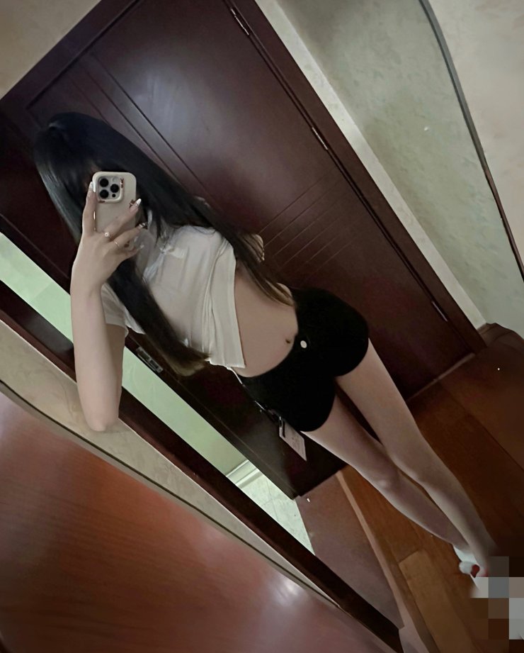 胃下垂の女がご飯食べた後、お腹出てても気にしない？