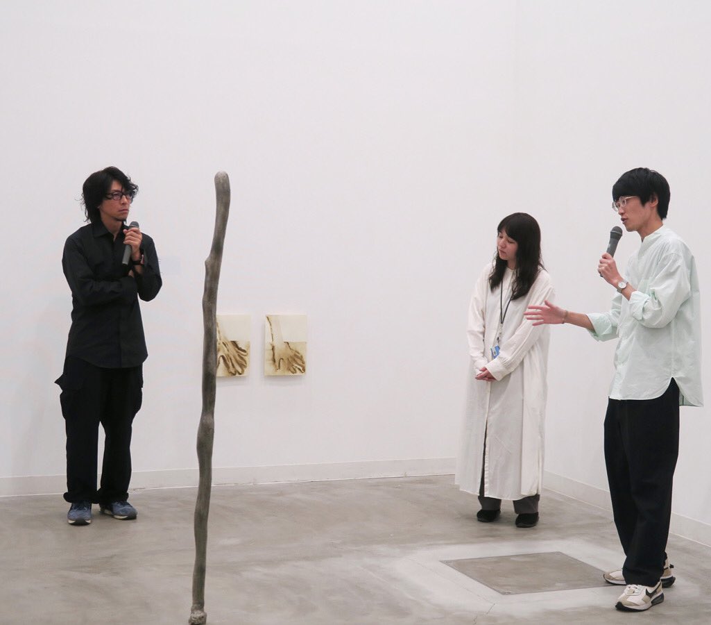 【#新今日の作家展】「新・今日の作家展2025 穿ちの表象」は10月6日に閉幕しました。最終日16時半からは急遽クロージングトークを実施し、3名の出品作家がお互いの作品について気づきや質問を交わす、有意義な時間となりました。
記録集は2027年2月に発行予定です✨