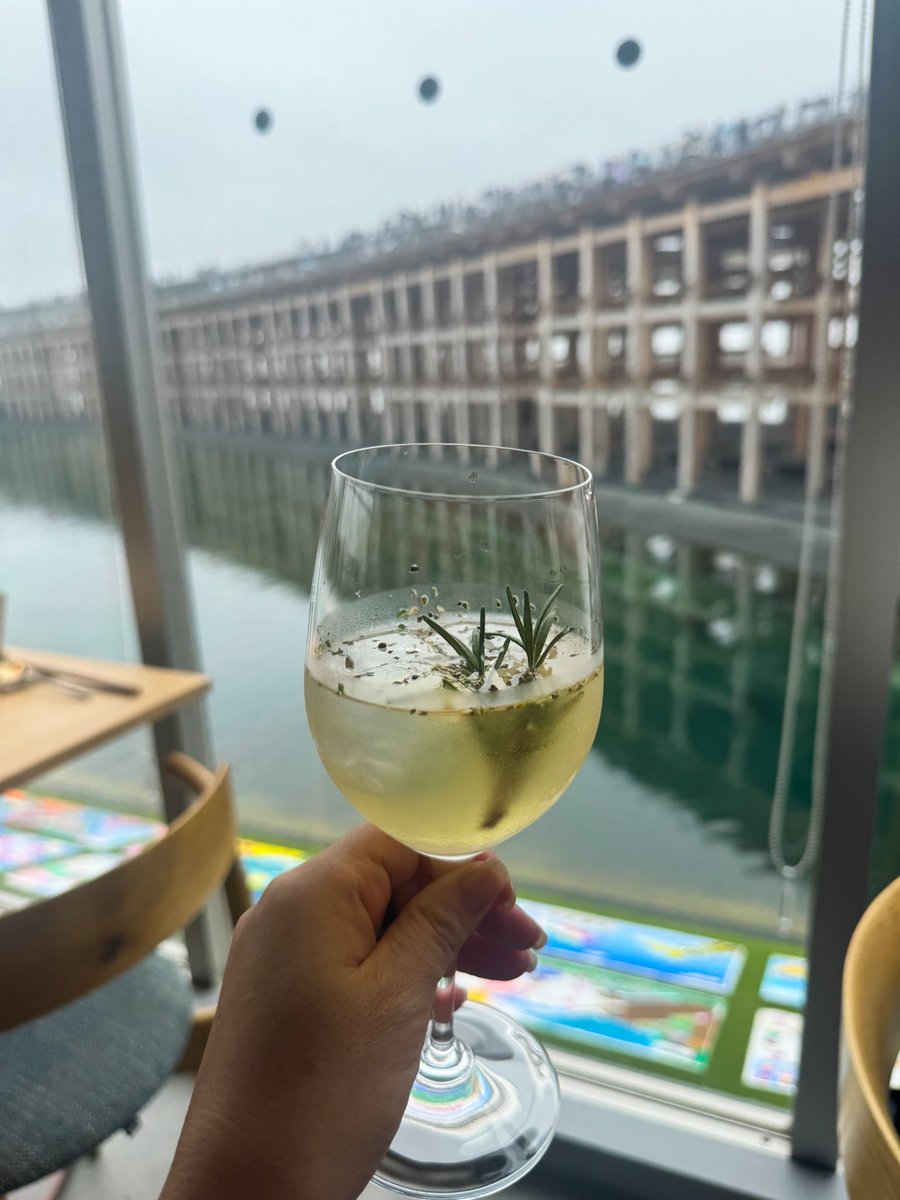 acotan28's tweet image. サントリーさんのレストラン「水空」in大阪万博
5月から予約ゲットしていた私たち（珍しく計画的w）
窓際で大屋根リングを眺めながらのゆったりとした時間を過ごせました！

水空。万博終わってもどこかで出店して欲しいなー

#yokote #akita 
#EXPO2025
#大阪関西万博
#水空
#サントリー