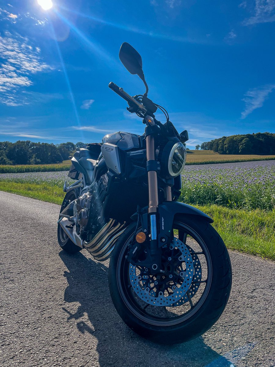 Cemho93's tweet photo. Mein neues Bike 🔥 #honda #cb650r #motorcycle #biker https://t.co/iaYxTapwDC
