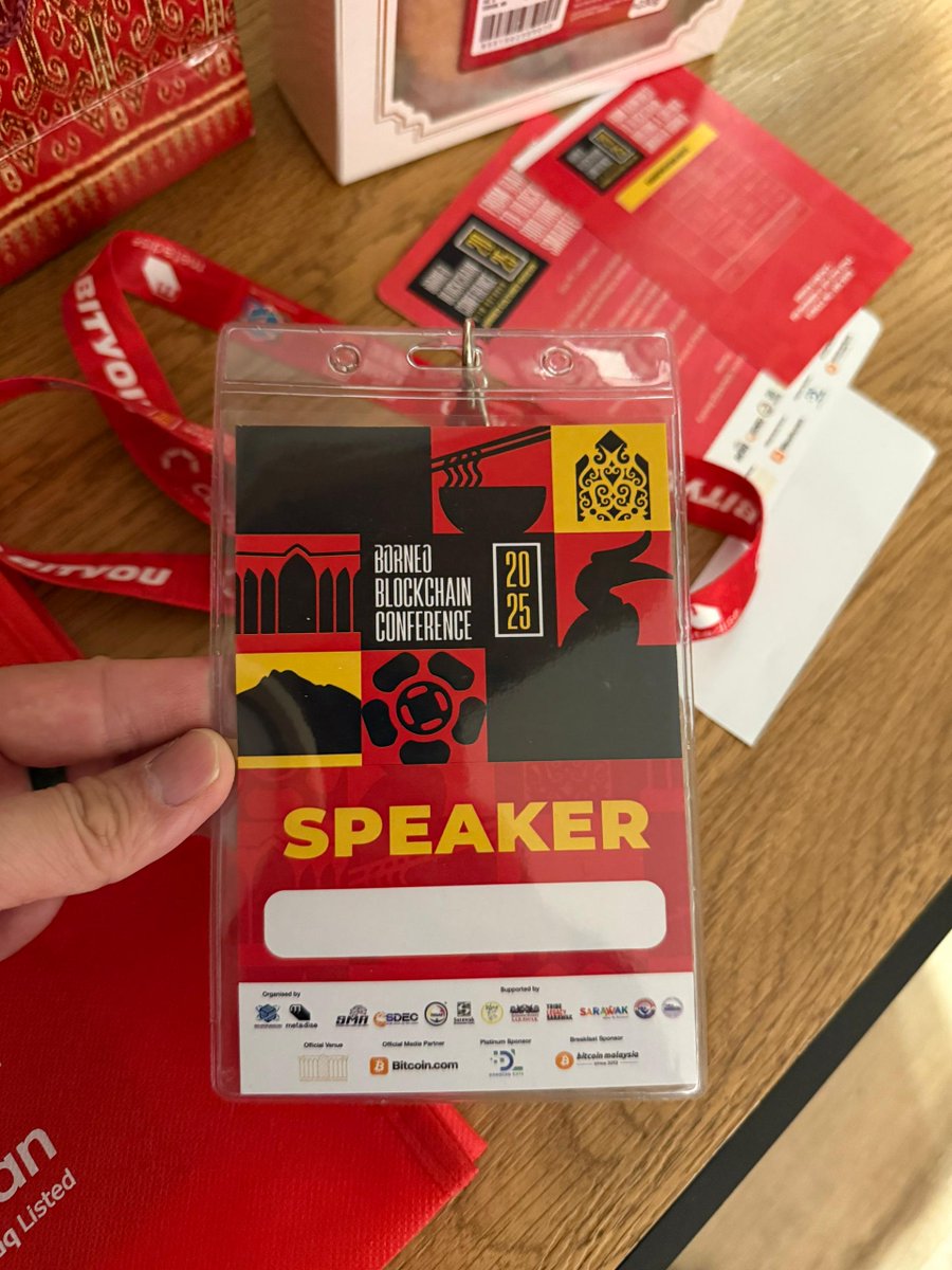 GM

Arrived Kuching with <a href="/jasonchewyl/">jasonchewyl</a> ; David Morris and one person from <a href="/HTX_Global/">HTX</a> 

- My friend's flight was delayed to 1615 hours at KLIA2

- Slight drizzle in Kuching now.

borneoblockchain.com/speakers.html

- Hotel check-in was smooth thanks to the great team at <a href="/BorneoBC2025/">Borneo Blockchain Conference 2025</a>  (it's