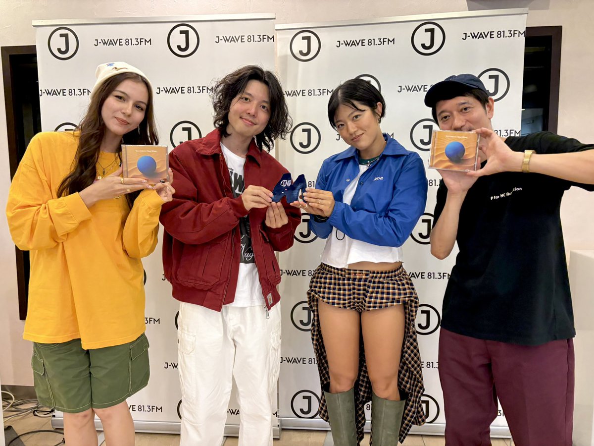 GRANDMARQUEE813's tweet photo. 韓国のインストゥルメンタルバンドバンド「#SOULDELIVERY」が登場🎶

メンバー同士の出会いから、今夜19時〜青山「月見ル君想フ」でのライブについて、さらに韓国のアイスコーヒー愛やメンバーが運営するカフェについても☕️✨

📻聞き逃した方はこちら
https://t.co/Z6ANFFn3zB

#マーキー813 #jwave https://t.co/6jIfyqefsC