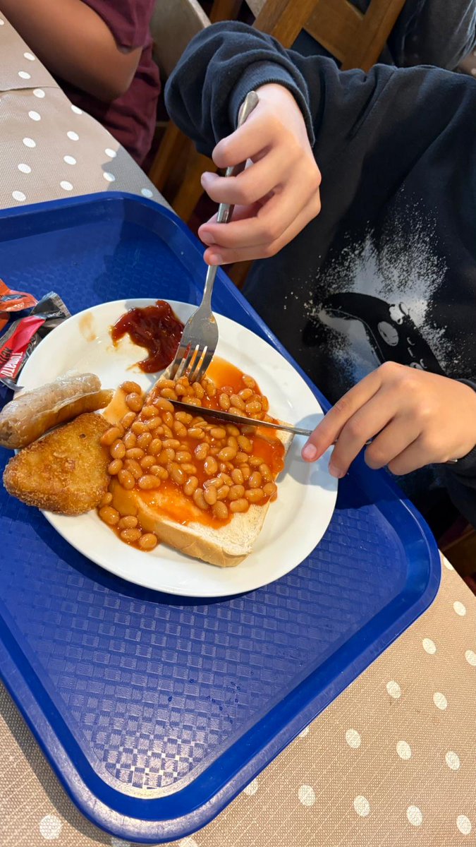 This morning, our Year 6 pupils enjoyed a hearty breakfast to fuel them for another exciting day of activities on the residential trip.