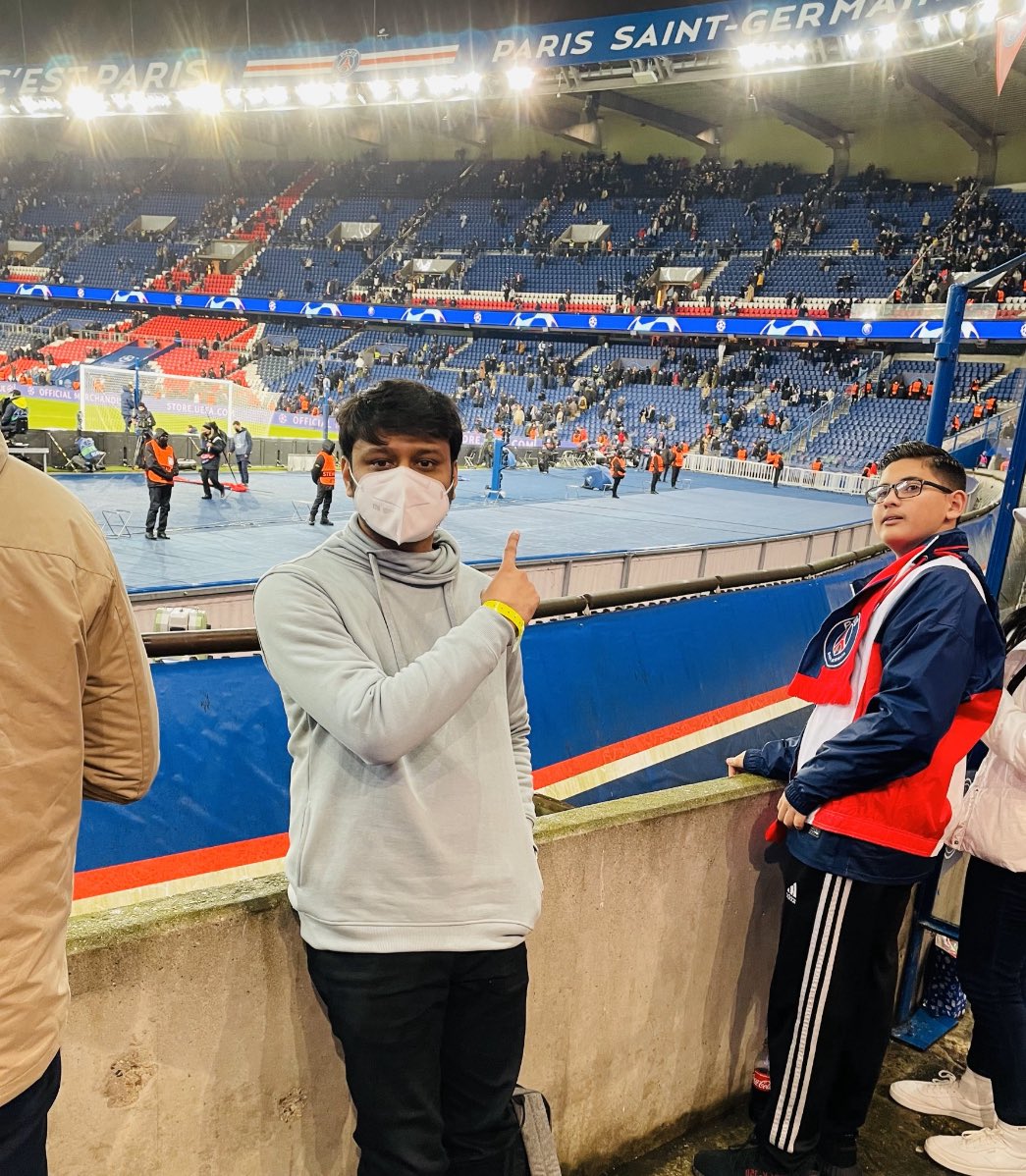 thepranaysingh's tweet image. Inflation is real 📈
2021- I just paid 12k for a front row ticket for my lifelong dream to witness Messi live in UCL game (also got to watch him score).
2025- 7k to catch a glimpse of Messi in my city.