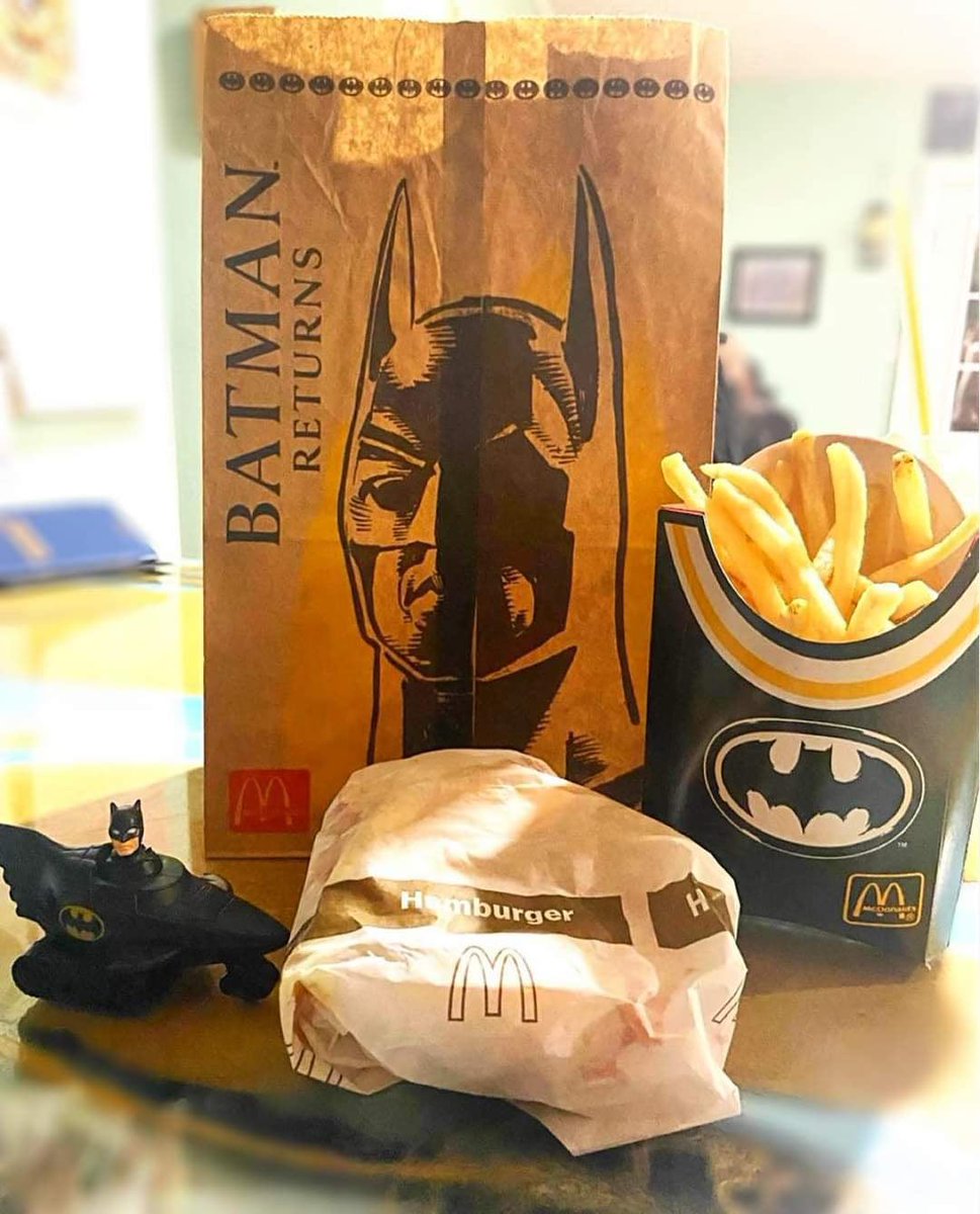 geekossan's tweet image. McDonald&apos;s en los 90... #Batman