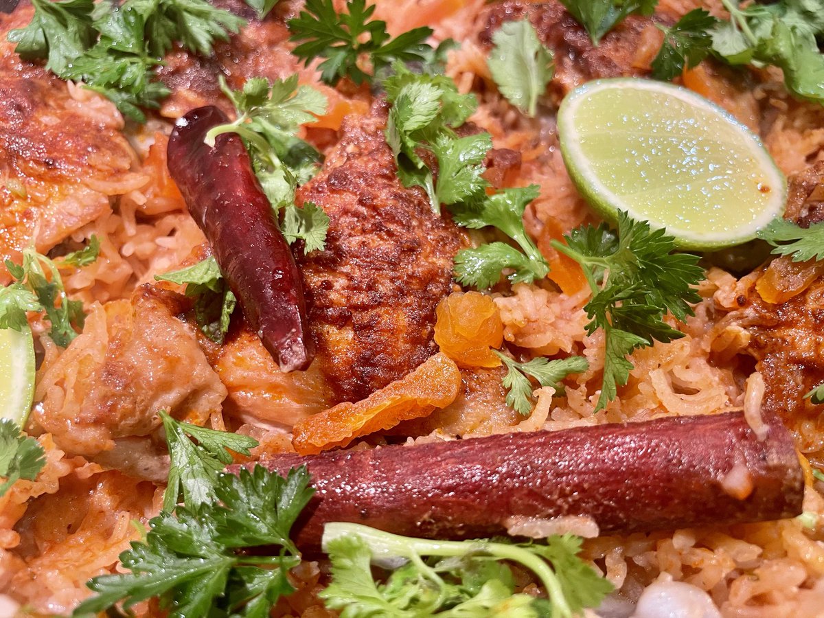 NatalieMoran20's tweet image. Another #UseWhatYouHave dinner that worked. I had chicken thigh cutlets, rice, a few dried apricots lime and herbs from the garden and enough spices in the pantry to sink a ship  #itworked
Enjoy your evening Tweeps 💛