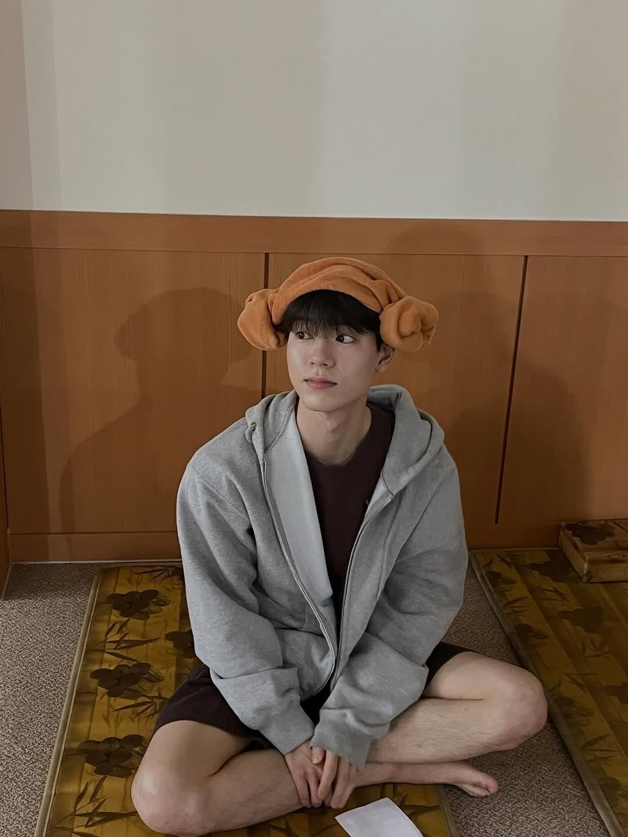 A little dose of happiness just for you. Playful vibes on the set.