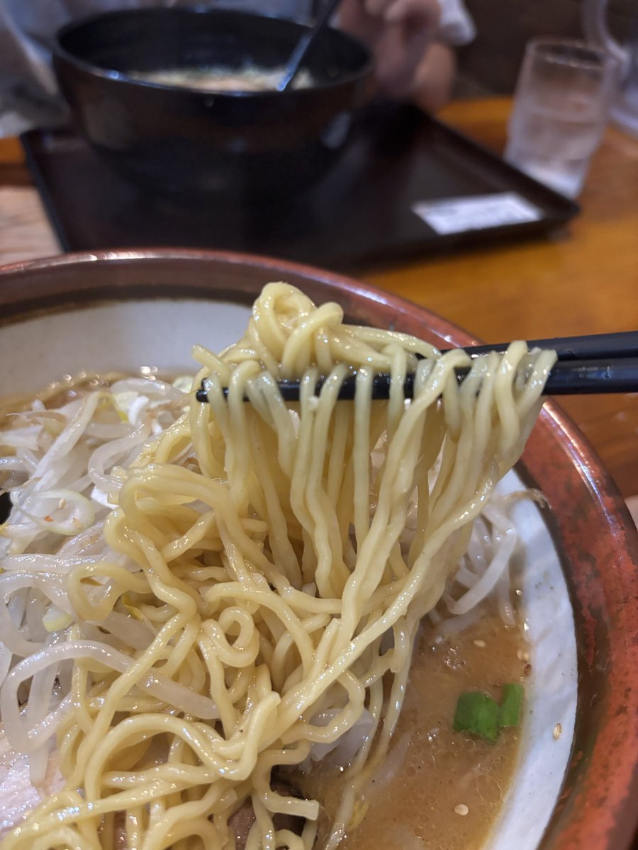 waka2000's tweet photo. 見沼区大和田にある拉人
初訪問でよくわからないが基本は味噌ラーメンかな？　細麺にはビックリ。受け入れる時間がほしい。。
また来よう https://t.co/BdVttXGZBr