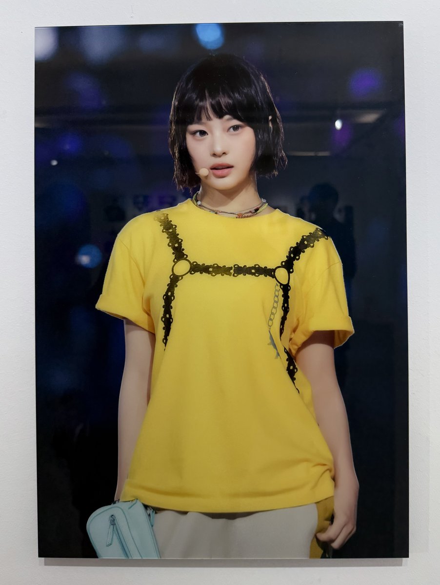 Hanni_yes_sir's tweet image. 늦덕이로서는 아직 못 본 사진을 새롭게 볼 수 있어 좋았어요. 온라인으로 휙휙 보며 폰에 저장하는것도 좋지만 귀여운 하니를 천천히 둘러보고 우리집으로 저장🩵할 수 있다니! 정말 좋은 이벤트였어요 또가고싶습니다. 저는 뼝아리하니 보는순간 영혼갈취당해서 모셔왔습니다🐤... 

#Timescale