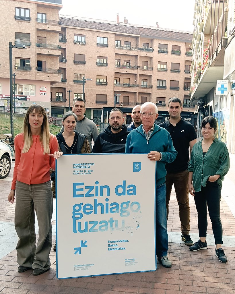 Egoera hau ezin da gehiago luzatu.

Horregatik, EZIN DA GEHIAGO LUZATU goiburuarekin, urtarrilaren 10ean berriz eskatuko dugu espetxe politika arrunta presoentzat, bai eta iheslarien eta deportatuen itzulera ere. 

Lehenbailehen egin beharra dago, berandu gabiltzalako. #etxera