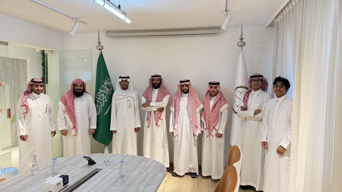lawkaw_'s tweet photo. سُعدت اليوم بحضوري ورشة عمل بعنوان "مهنة المحاماة"،
التي أقامها نادي القانون بالتعاون مع شركة أطيار للمحاماة.

وقد أثرانا وأفادنا الدكتور تركي الطيار، حيث كانت الورشة استثنائية وجميلة ومُثرية ومفيدة.

شكرًا للدكتور تركي على الاستضافة الرائعة، والشكر موصول لفريقي نادي القانون💙. https://t.co/ebdVW7iY0W