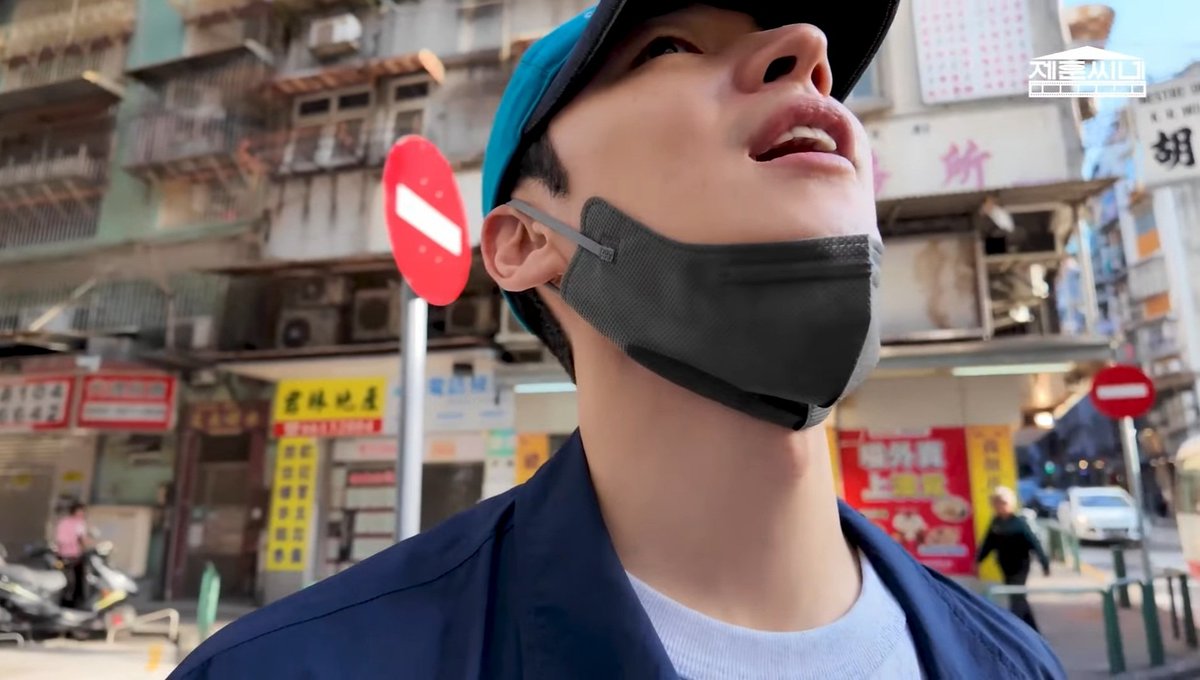 코가 너무 예술인데 ^>^