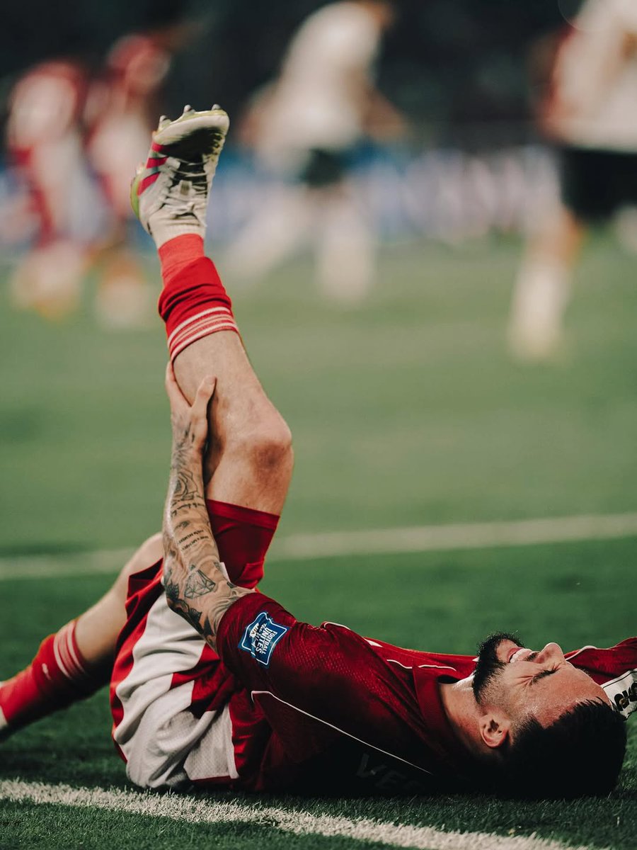 TimnasXtra's tweet image. 🚨 𝗕𝗥𝗘𝗔𝗞𝗜𝗡𝗚: Calvin Verdonk will miss tonight’s clash vs Saudi Arabia due to a thigh injury picked up at Lille vs AS Roma last week. (via @bolacomID)