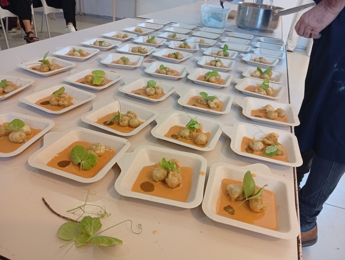 🐟 Les evidències relatives al consum de peix i marisc documentades al jaciment de l’Antic (Amposta) van inspirar la magnífica Màster-class sobre cuina ibèrica que aquest passat diumenge van oferir el Dr. Samuel Sardà i el xef Jeroni Castell (estrella Michelin).  🙌