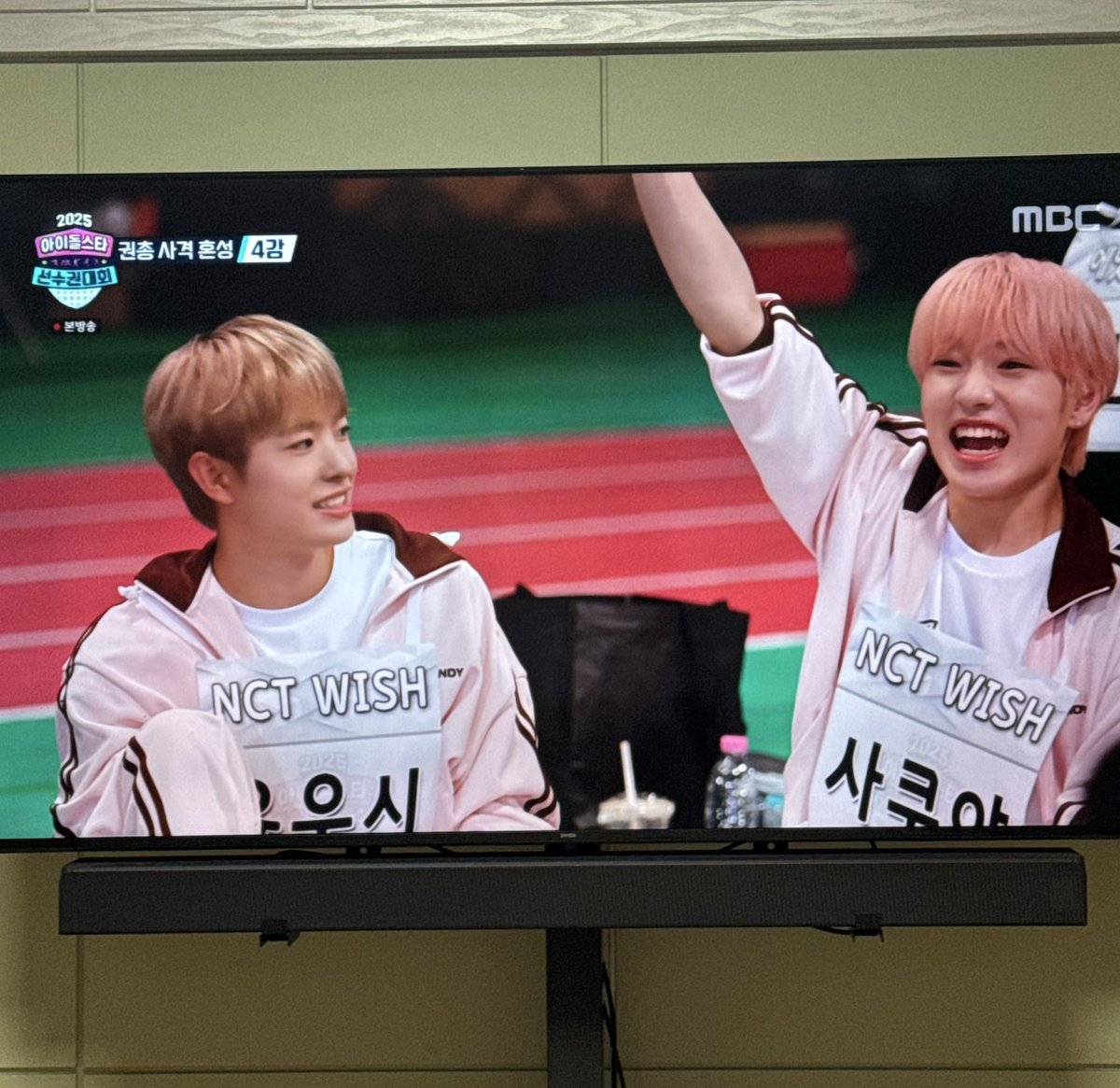 _4yuush1's tweet image. #아육대본방사수 #MBCkpop #NCTWISH #시온 #sion 
성장캐의 맛… 9.7
혼성도 수고햇다♡