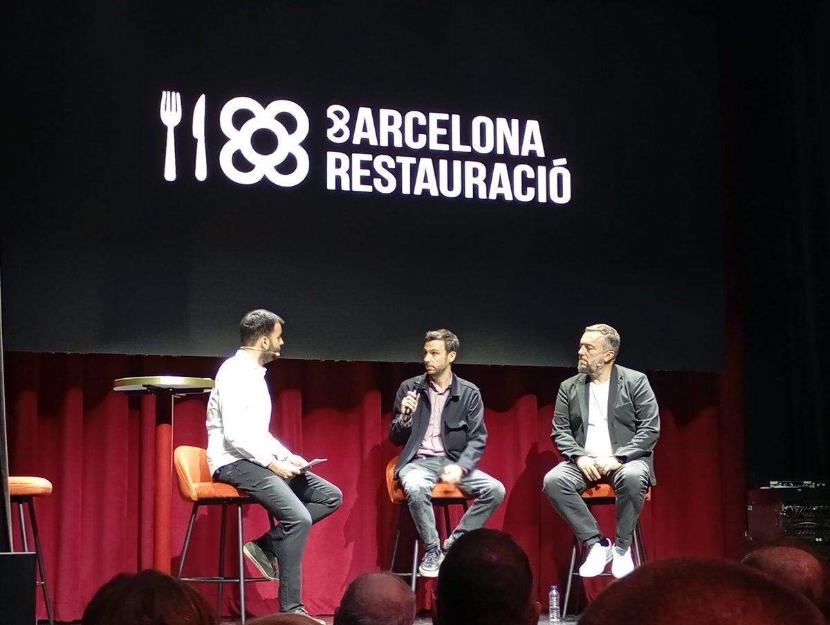 FAVBcn's tweet photo. 🤝 Celebrem la mà estesa de Barcelona Restauració.

🔸 Una entitat que neix "per defensar i projectar la restauració de proximitat com a part essencial del model de ciutat que volem, amb barris vius, diversos i cohesionats”.

👉 Ens tindrà asseguts a taula.

@eixosbcn
@prospuig https://t.co/8WUOhUqCT2