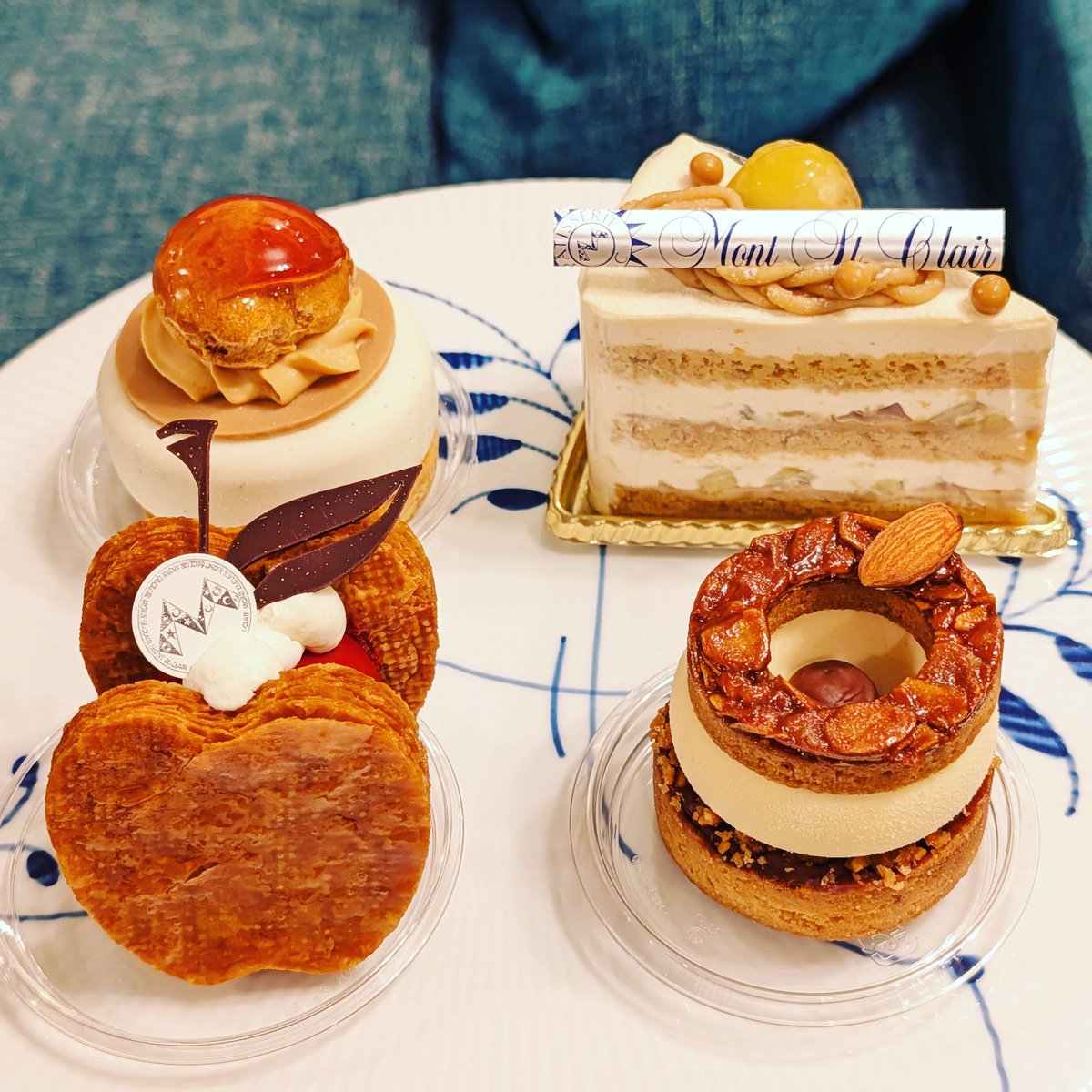 tateomif's tweet photo. ちょうど今日から日本橋三越にモンサンクレールさんが1週間出店されていたので、ケーキを買って帰りました。
Mont St. Clair opened a pop-up shop at Nihonbashi Mitsukoshi starting today for one week, so I bought cakes there on my way home.
#montstclair #モンサンクレール #CAKE #ケーキ https://t.co/8wkasgQafG