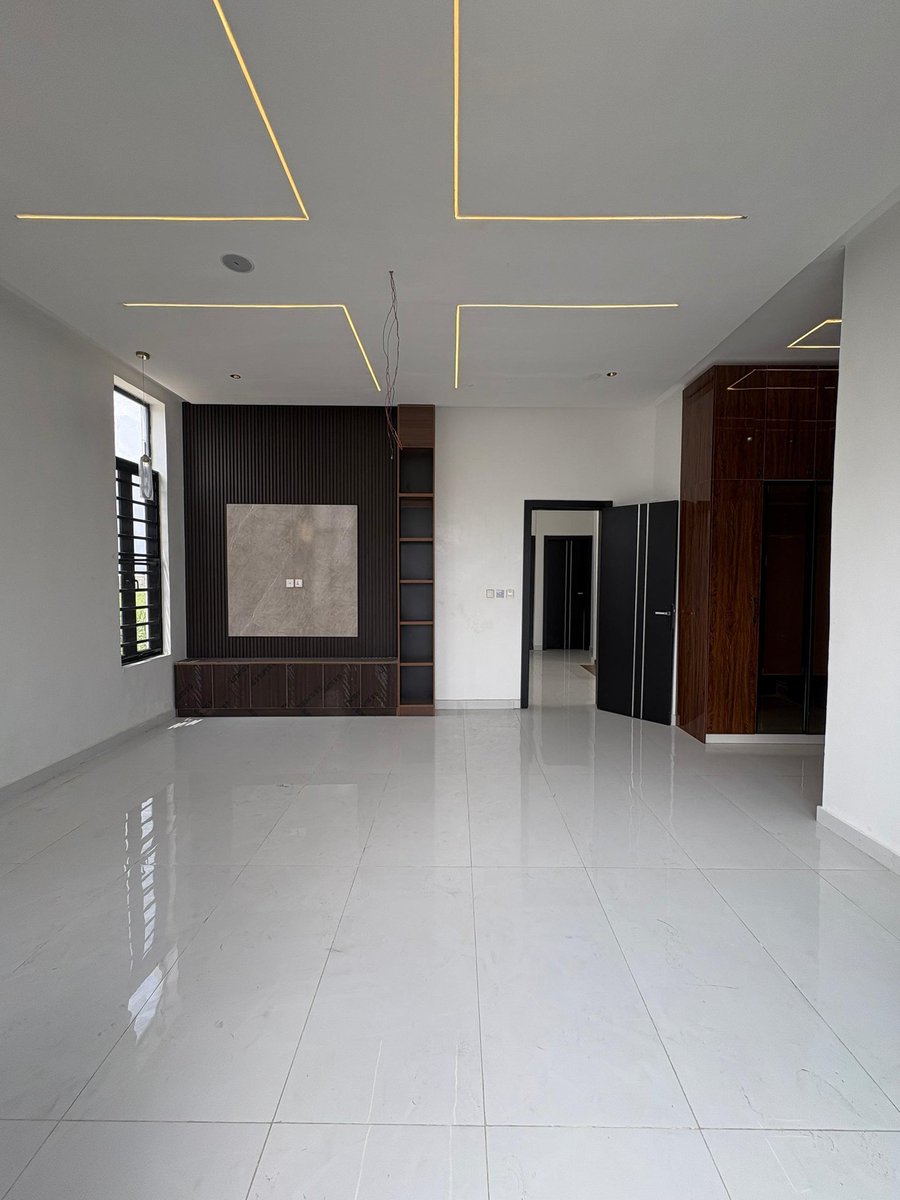 AurbanLtd's tweet photo. 4 BEDROOMS FULLY  DETACHED DUPLEX WITH BQ FOR SALE ‼️

Features: Spacious Rooms, Chandeliers, POP ceilings, Bluetooth speakers, Fitted kitchen, family lounge 
Fitted kitchen, Gym, Pool, Bq
Swimming Pool 

PRICE:

WITHOUT POOL: 180M
WITH POOL : 200M

LOCATION : AJAH , LEKKI, LAGOS https://t.co/rQyUUzQP0g