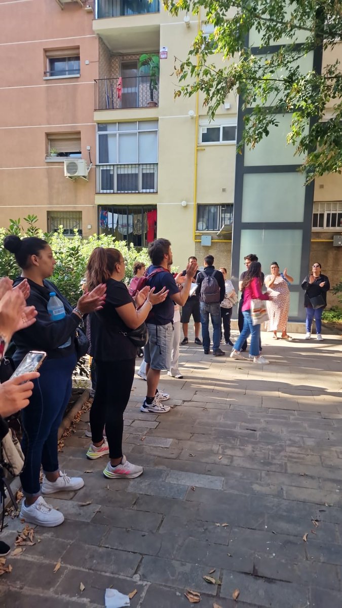 🔴 DESNONAMENT ZHINEP 

Som una quarentena de persones a la porta de la Zhinep per defensar-la de les urpes de Cerberus i els seus fidels aliats, policies i jutjats.

💥 La comitiva ja és aquí, vine a aturar aquest desnonament! 

📌 Pl. Conxita Badia, 5
🚇 L2/L4 La Pau