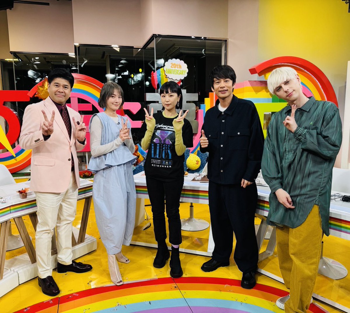 gojimu's tweet image. 垣花の館🔮中丸さんが占いを信じないという事が既に占いに出ているという垣花さん。運気が高まるのは2028年～2030年！その頃にも5時夢に出ていてほしいですね🙏

歌われてる歌ランキングは2006年に流行った曲🎶
1位的中の松田中丸チームが勝利でドーナツGET🍩

明日もお楽しみに〜👋🌈

#gojimu