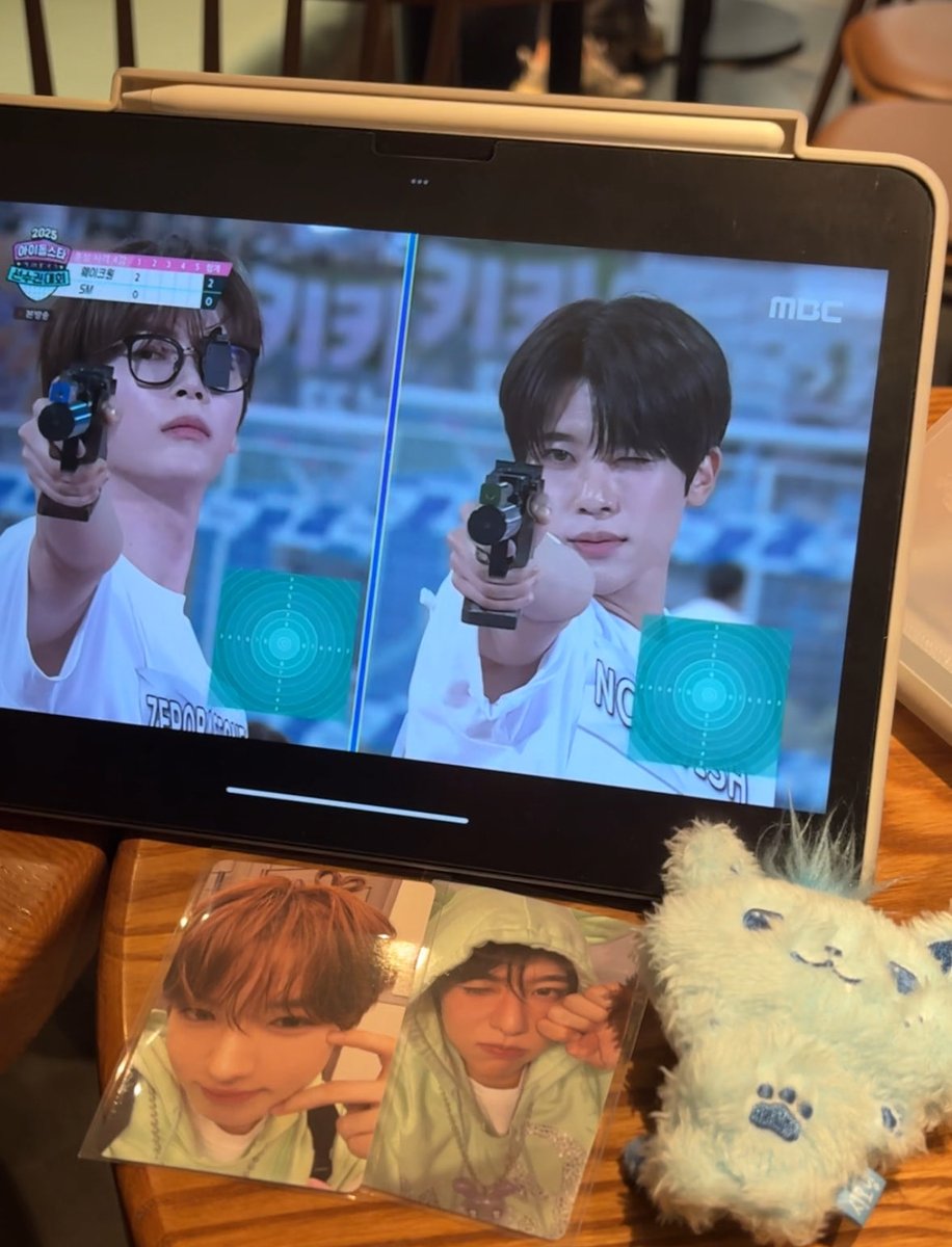 kcungkcung__'s tweet image. #아육대본방사수 #MBCkpop #NCTWISH #엔시티위시 #시온

아육대 마지막 날까지 쭉 본방사수!! 아육대 덕분에 너무너무 행복한 추석 보냈어요~!! 위시 승부차기 금메달 축하해👏 사격도 너무너무 잘했다 사랑해~🫰💛

싸인폴라 제발 저요 제가 아니면 안돼요 진짜 갈테야갈테야 싸인폴라받으러갈테야