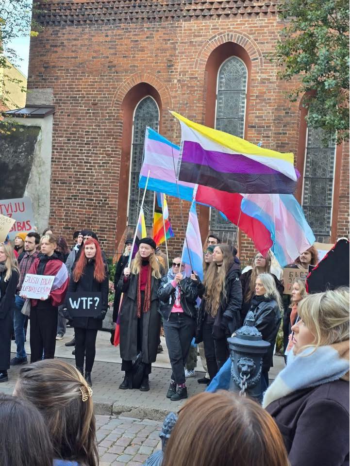 Šuvajevs saka, ka Stambulas konvencija “nav par ideoloģiju”… Nu jā, nu jā — un šie ir?