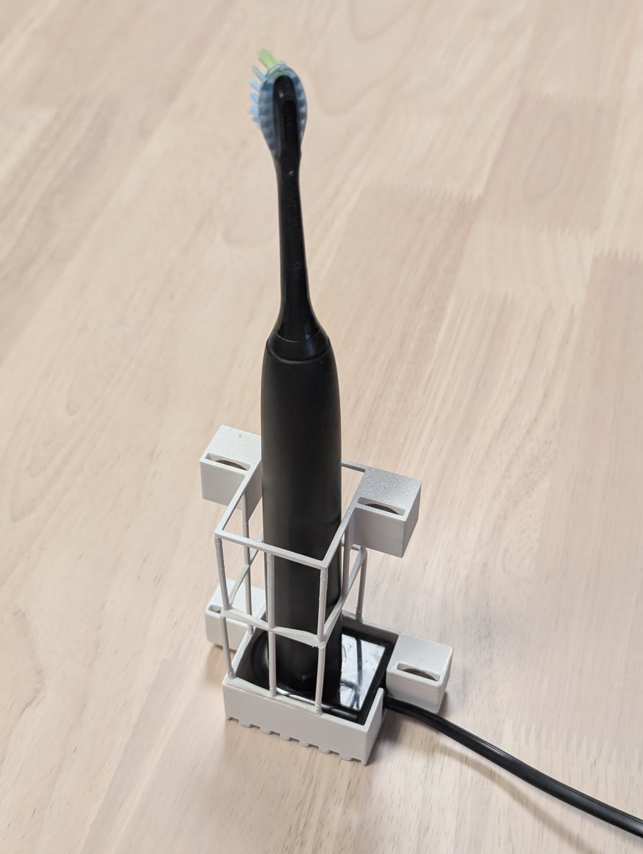 miso_develop's tweet image. 洗濯機の横に電動歯ブラシを充電スタンドごとくっつけるやつ、いい感じです(風呂歯磨き民)
