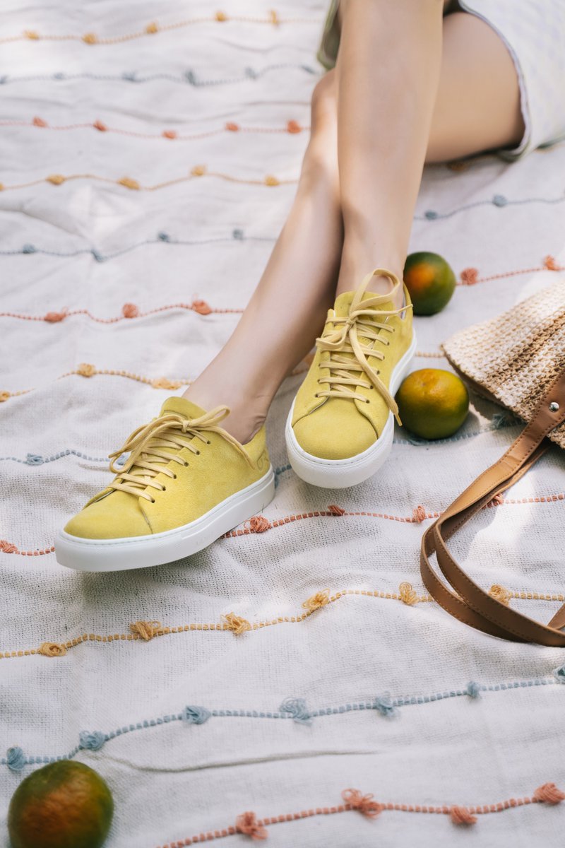 ardur_shoes's tweet image. Halloween is tomorrow. Costume ready? Check. Shoes that survive candy hunting? Double-check.

#StepSmart #ArdurShoes #SneakerHumor #Halloween #Halloween2025