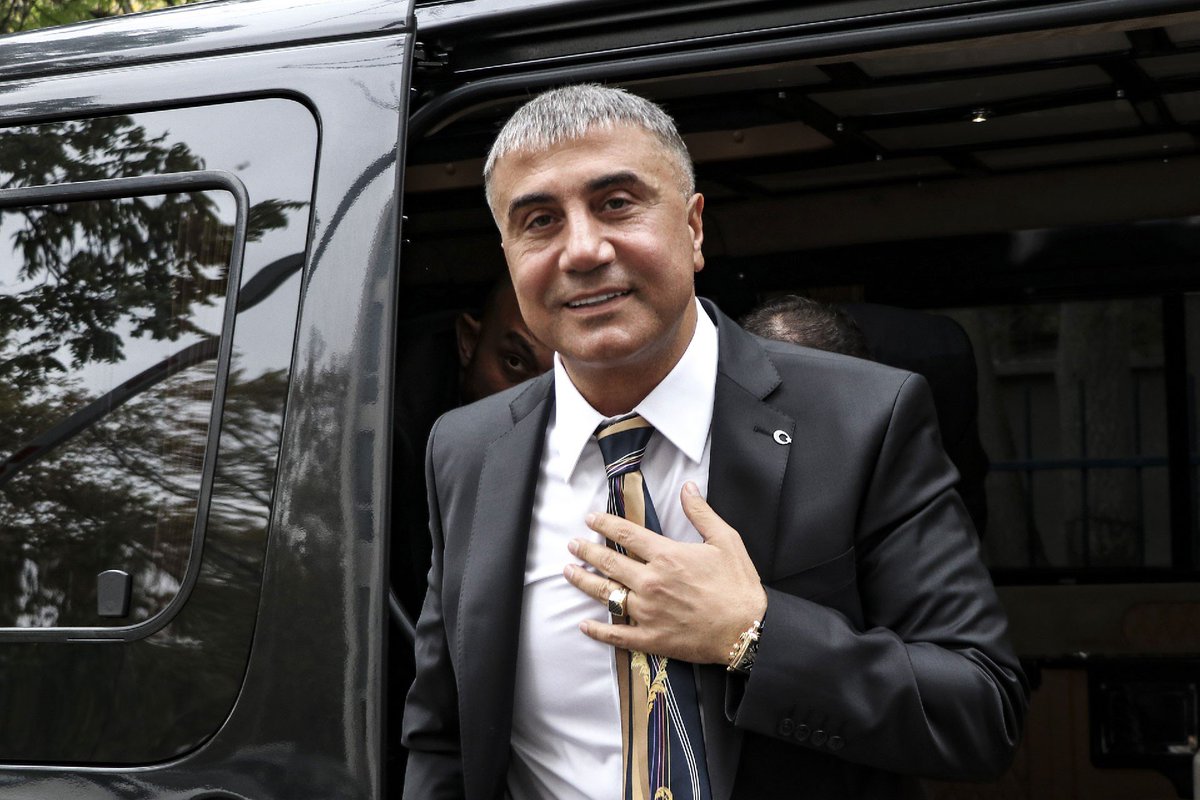 newsturkic's tweet image. 🗣️Sedat Peker:
“Türkiye, Meksika ve Kolombiya gibi bir sürece girdi.
6-7 yıl içinde Afgan ve Suriyeli gruplar, Türk suç gruplarını piyasadan silecek!
Karteller oluşursa PKK’nın 40 yılda şehit ettiği insan sayısı, kartel savaşlarında 1 yılda aşılabilir.”