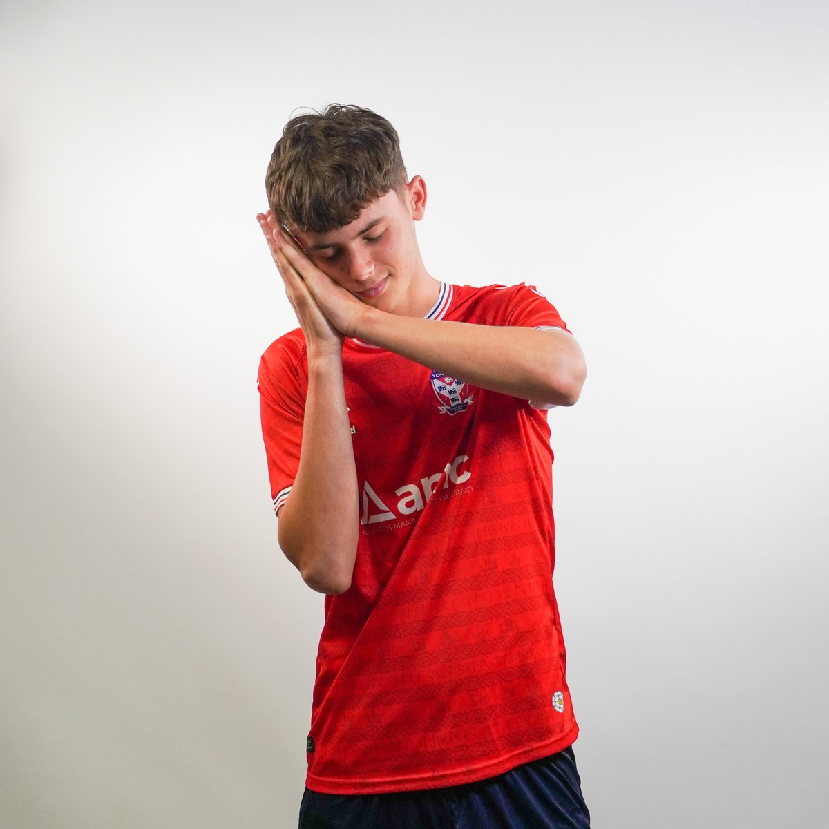YorkCityFC's tweet photo. 📸 Media duties for the @YCFCAcademy this morning...

#YCFC🔴🔵 https://t.co/RL2MbxtHx2
