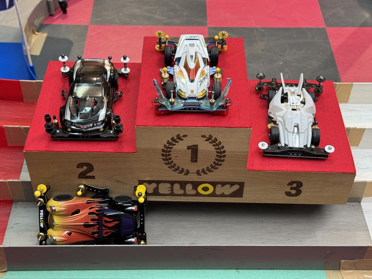 yellow3249's tweet photo. 店舗ミニレース アドバンスクラス
ご参加頂きありがとうございました!
トーナメントを予定しておりましたが、今回は総当たりでレース進行!
優勝 キノ選手(ロードスピリット/VZ)
準優勝 せった選手(ラヴディブル/FMA)
第三位 ブレ選手(ディオマースネロ/VZ)
おめでとうございます! https://t.co/mdQbH0zkeH