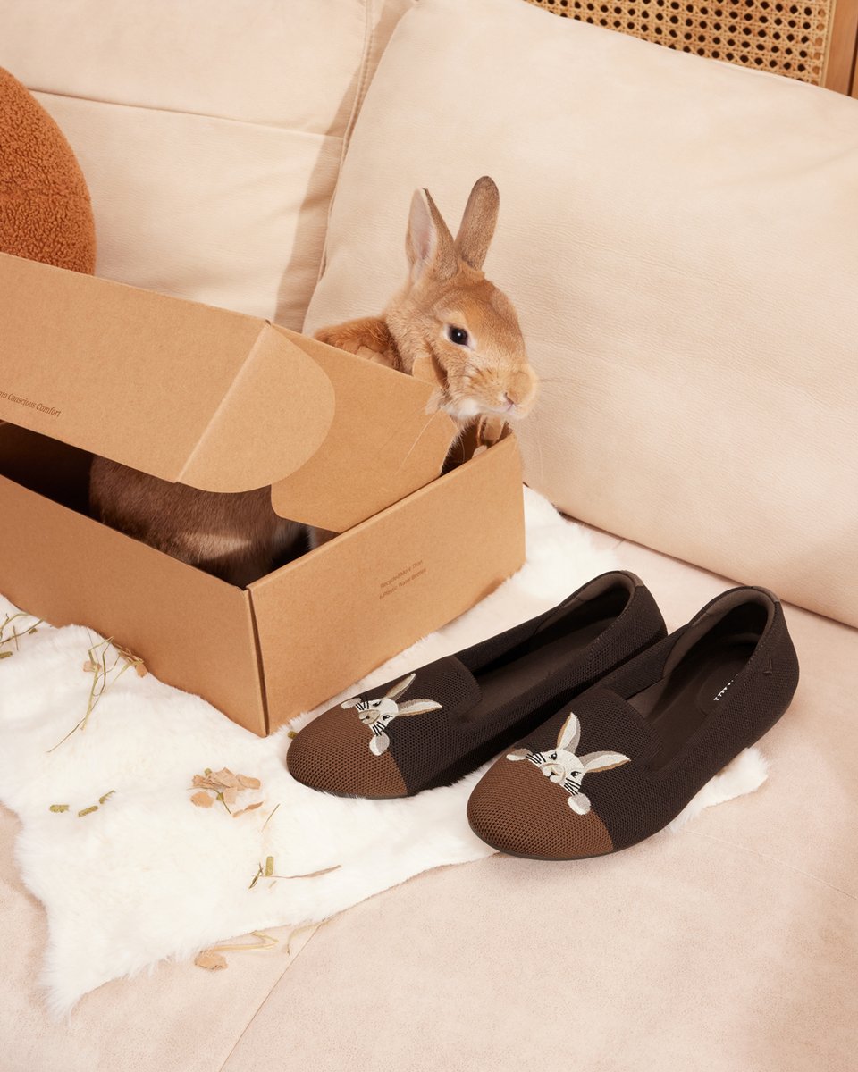 vivaia_official's tweet image. I think my rabbit has a secret identity — Bunnyman, and he thinks he just rescued my favorite shoes! 

reurl.cc/ekN4eQ

#VIVAIA #VIVAIAAudrey #Pawrent #bunny