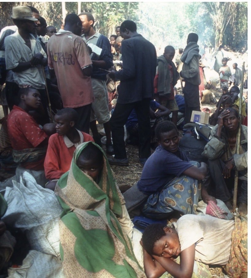 NKasinge's tweet photo. Octobre, le mois de souvenir de @HutuGenocide   le #Jour 8

📌#MAHOKO MARKET ESCAPE

Le matin, le vendredi 8 août 1997, les forces de sécurité ont tué environ 400 personnes au marché de Mahoko. Brigitte #Tuyishime, une jeune enseignante hutu, était là avec ses enfants et sa sœur. Comme beaucoup d’autres personnes dans la région, elle avait commencé à passer ses journées au marché ou près de la mairie ou à l’hôpital afin d’éviter d’être reprise seule à la maison lorsque les forces de sécurité du #FPR mènaient des raids. « C’était un génocide », a-t-elle déclaré. « Ils ne s’en prenaient pas aux Tutsis. Ils tuaient des Hutus sans armes. »
▶️Ce matin-là, elle et sa famille ont couru vers la maison d’un voisin. Ils y trouvèrent d’autres personnes déjà à l’abri, dont des enfants tutsis effrayés. Ils se cachèrent tous sous plusieurs lits pendant des heures, jusqu’à ce que les forces de sécurité arrivent, à la recherche de plusieurs Tutsis qu’ils avaient entendu se cacher là. La femme qui possédait la maison a dit qu’effectivement, elle avait quelques enfants tutsis avec elle, mais qu’aucun insurgé n’était présent dans la maison. Les soldats leur ont ordonné de revenir tous au marché.
▶️Quand Brigitte et ses enfants sont arrivés là-bas, ils ont trouvé le marché jonché de corps et entouré de véhicules blindés. Elle a vu des commerçants, des paysans et des enseignants qu’elle reconnaissait gisant dans des flaques de sang. Les résidents tutsis ont été escortés dans des véhicules militaires, apparemment emmenés vers des zones sûres dans la ville de #Gisenyi. Elle et ses enfants ont été autorisés à partir. Ils se sont précipités chez eux, tremblants.

#NeverAgain #JusticePourLesVictimes
#HumanRights #GenocideAwareness #NeverForget @UNSC_Reports @UN_HRC @UNHumanRights @UNESCO_fr @AuRwanda @Genocost #Burundi #bantou
#NeverAgain #RwOT 
#JusticePourLesVictimes

https://t.co/3uhD8NT5hu