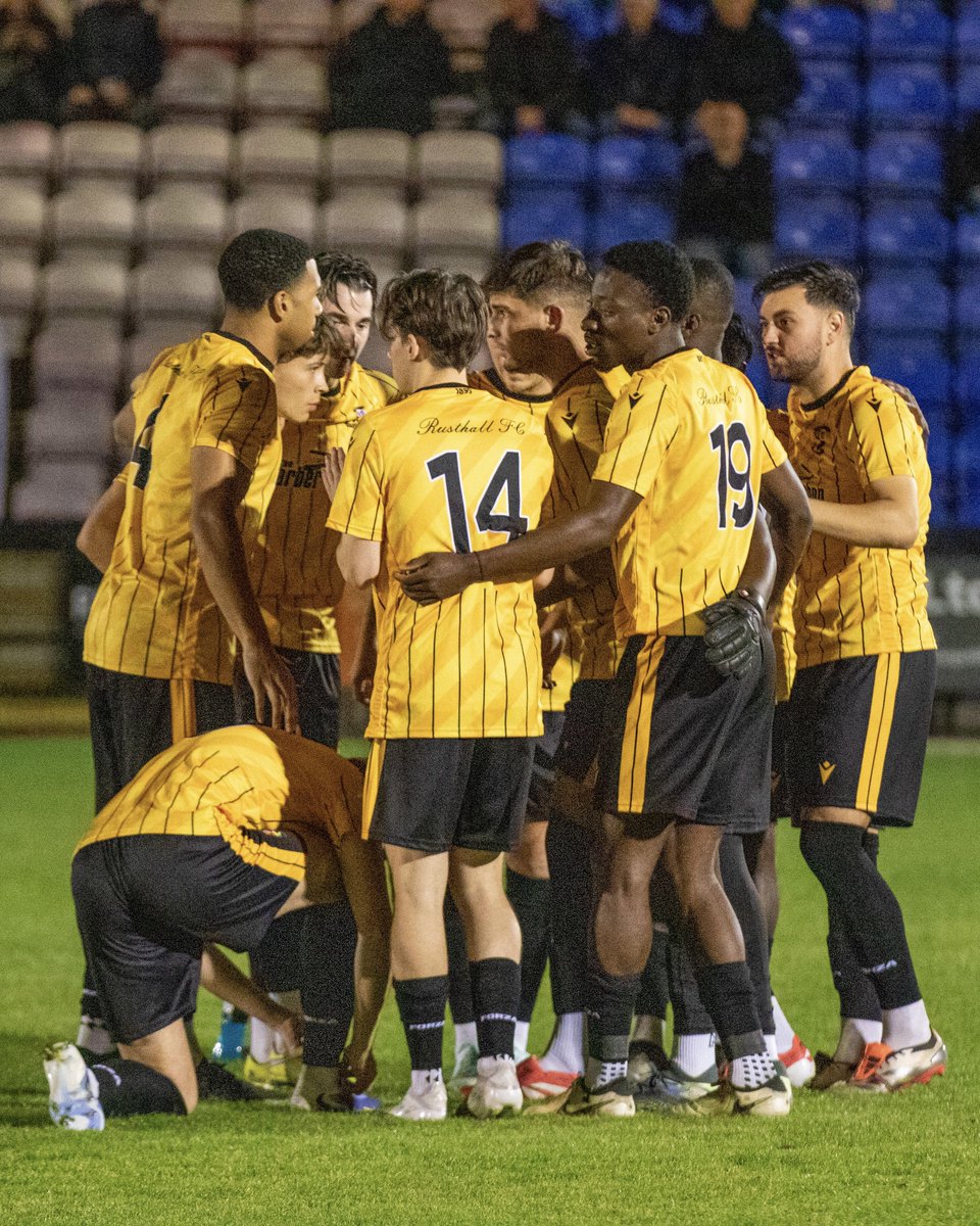 👨‍💻 We’re 𝐨𝐧𝐞 of just 𝐭𝐰𝐞𝐥𝐯𝐞 sides nationwide at Step 5 to remain unbeaten in our respective leagues this season! 💪

📈 Furthermore, we’ve lost just 𝐭𝐡𝐫𝐞𝐞 league games in the last 𝐭𝐰𝐞𝐥𝐯𝐞 months! 🤩

#RusthallFC 🟢⚪️