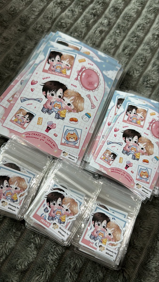 แอบมาอัพเดตนิดหน่อยย😊 ลอตแรกมาแน้วว✨🥹 มารับกันเยอะๆนะค้า เราสั่งทำเพิ่มจากที่แจ้งไว้จำนวนนึงเลยย💕 เจอกันที่อิมแพควันที่ 25 จ้าา🫶

#25ตุลามีคอนซีนุนิวที่อิมแพค
#ZeePruk #NuNew #ZeeNuNew 
#ZeeNuNewCrazyInLoveConcert