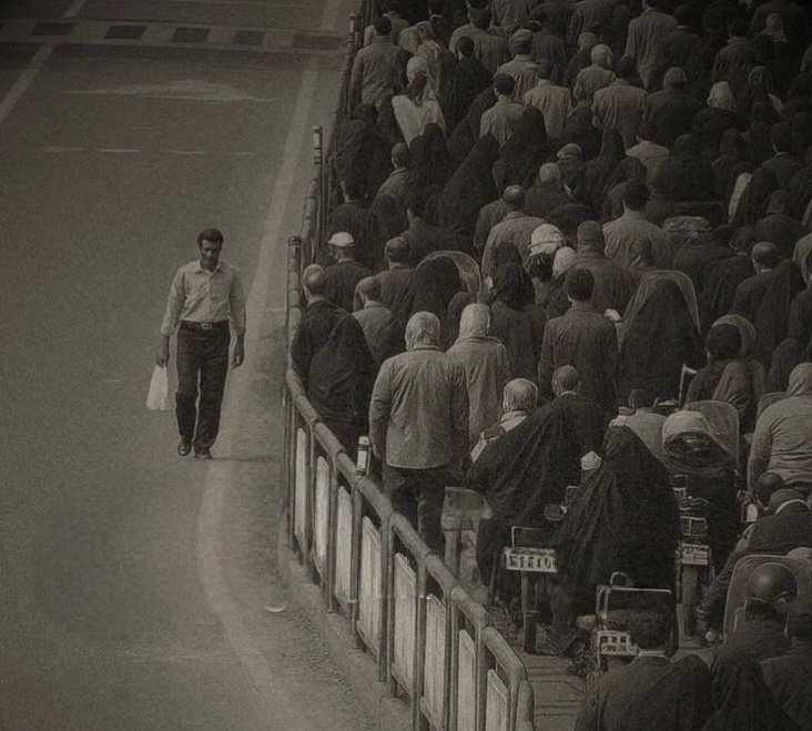 तुम भीड़ से अलग इसलिए हो,
क्योंकि जो बात तुम मे है वो किसी और में नही।