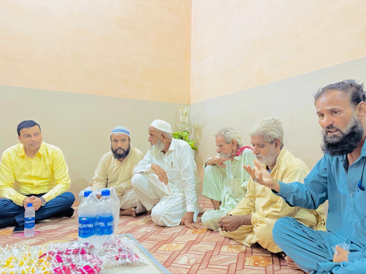 AsifMoosappp's tweet photo. صدر و رکنِ صوبائی اسمبلی پی ایس-112 محمد آصف موسٰی نے اپنے حلقۂ انتخاب یو سی-07 میں ناصر آفریدی کی جانب سے دی گئی چائے کی دعوت میں شرکت کی،
جہاں علاقائی مسائل اور ان کے حل کے لیے تفصیلی بات چیت ہوئی

#AsifMoosa #MPA #President #PS112 #baldiakabeta #leadership #CommunityEngagement #InspiringYouth #PPP #BaldiaTown #karachi