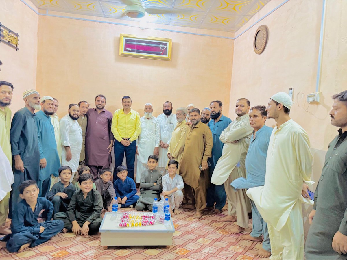 AsifMoosappp's tweet photo. صدر و رکنِ صوبائی اسمبلی پی ایس-112 محمد آصف موسٰی نے اپنے حلقۂ انتخاب یو سی-07 میں ناصر آفریدی کی جانب سے دی گئی چائے کی دعوت میں شرکت کی،
جہاں علاقائی مسائل اور ان کے حل کے لیے تفصیلی بات چیت ہوئی

#AsifMoosa #MPA #President #PS112 #baldiakabeta #leadership #CommunityEngagement #InspiringYouth #PPP #BaldiaTown #karachi