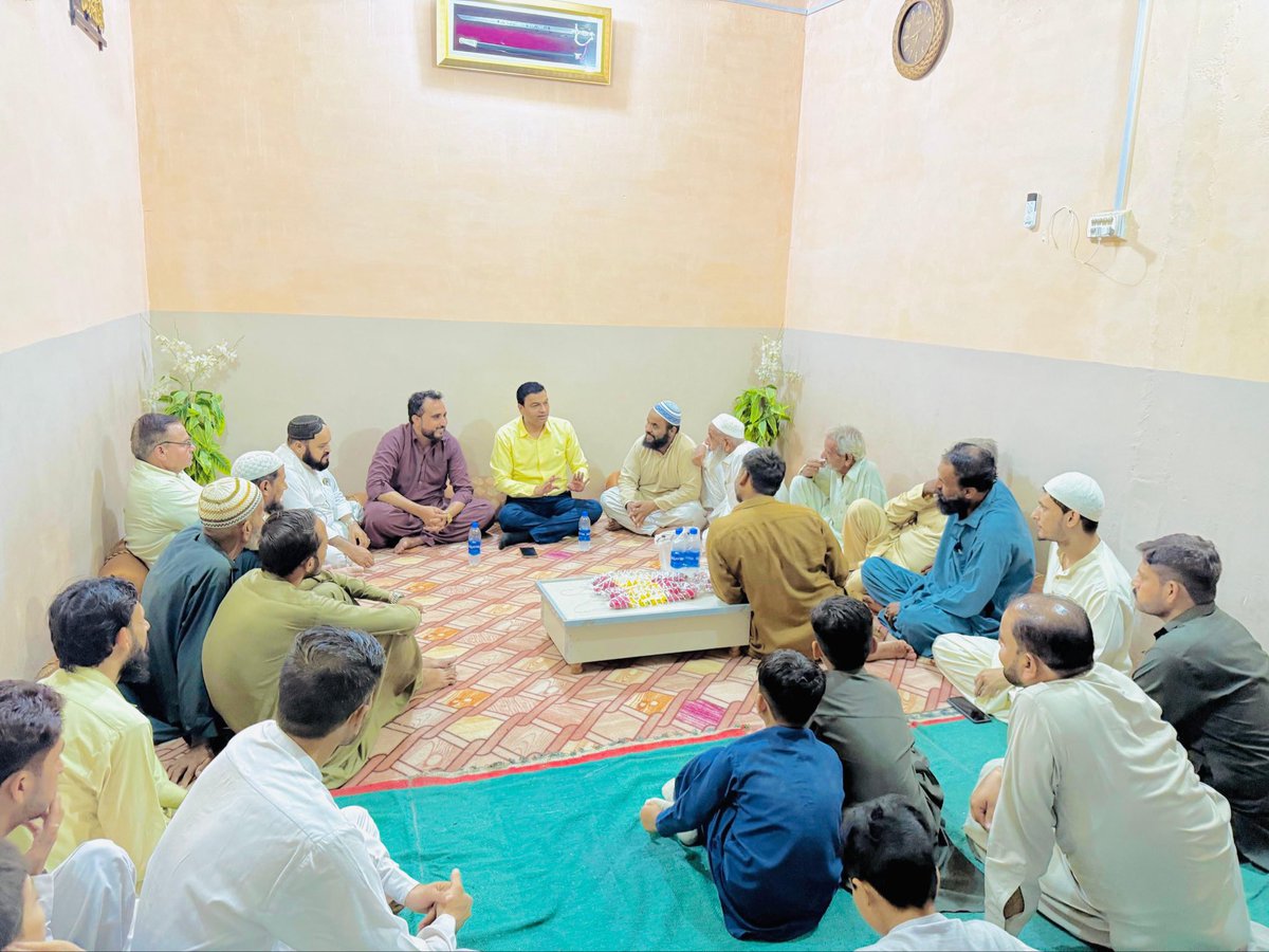 AsifMoosappp's tweet photo. صدر و رکنِ صوبائی اسمبلی پی ایس-112 محمد آصف موسٰی نے اپنے حلقۂ انتخاب یو سی-07 میں ناصر آفریدی کی جانب سے دی گئی چائے کی دعوت میں شرکت کی،
جہاں علاقائی مسائل اور ان کے حل کے لیے تفصیلی بات چیت ہوئی

#AsifMoosa #MPA #President #PS112 #baldiakabeta #leadership #CommunityEngagement #InspiringYouth #PPP #BaldiaTown #karachi