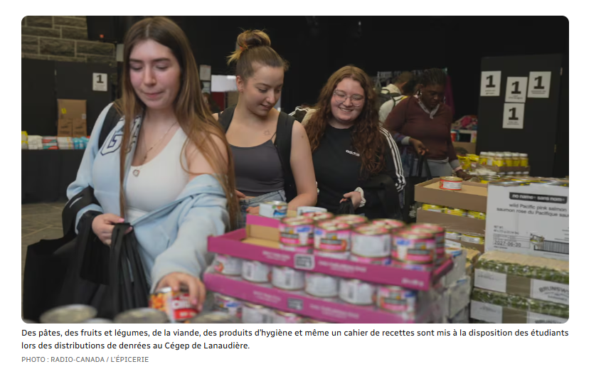 Pat77432407's tweet photo. CRISE ALIMENTAIRE DES ÉTUDIANTS : LE QUÉBEC ET LE CANADA FACE À UNE BOMBE SOCIALE

Radio-Canada, résumé -  Près de la moitié des étudiants postsecondaires au Canada, soit 40 à 60 % au Québec selon une étude du CREMIS, peinent à se nourrir, sautant des repas faute de moyens. 

À Joliette, au Cégep de Lanaudière, l’épicerie solidaire "La faim du mois", créée par Mégane Bourdon, aide un quart des étudiants, mais risque de fermer faute de 100 000 $ pour l’an prochain. 

À l’Université d’Ottawa, 40 % des étudiants sont touchés, et la banque alimentaire, malgré des distributions massives, manque de fonds après des coupes (subventions réduites de 80 000 $ à 50 000 $). 

Les étudiants, souvent employés, luttent contre des salaires insuffisants face au coût de la vie. 

Sonia Ducharme-Beausoleil (Cégep) et François Régimbal (CREMIS) soulignent l’urgence d’agir, déplorant l’insuffisance de l’aide financière et des subventions. 

Une responsabilité collective est appelée pour protéger la réussite scolaire.

https://t.co/ugeaSZq1TA