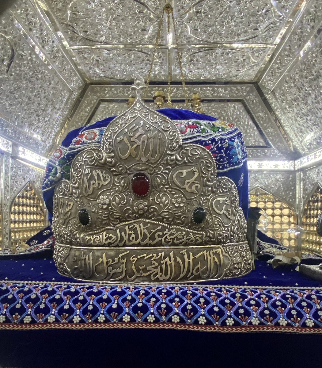 hadimulturbedar's tweet photo. Gavs-ı Azam , Bazul Eşheb Seyyid Pir Abdülkadir Geylani Hazretleri ( Bağdat ) https://t.co/IJgd9j27gc