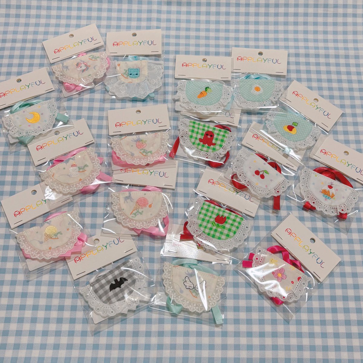applayful's tweet photo. 📢委託販売🍏

すこんぶ（素今歩）町田東急ツインズ店さんにて、本日から委託販売開始しました！

ぬいぐるみ用品を中心に納品していますので、お近くの方はぜひご覧ください♪

🧸���いぐるみスタイ　1500円
🧸ぬいぐるみヘッドドレス　1000円 https://t.co/oBPiBQFTI5