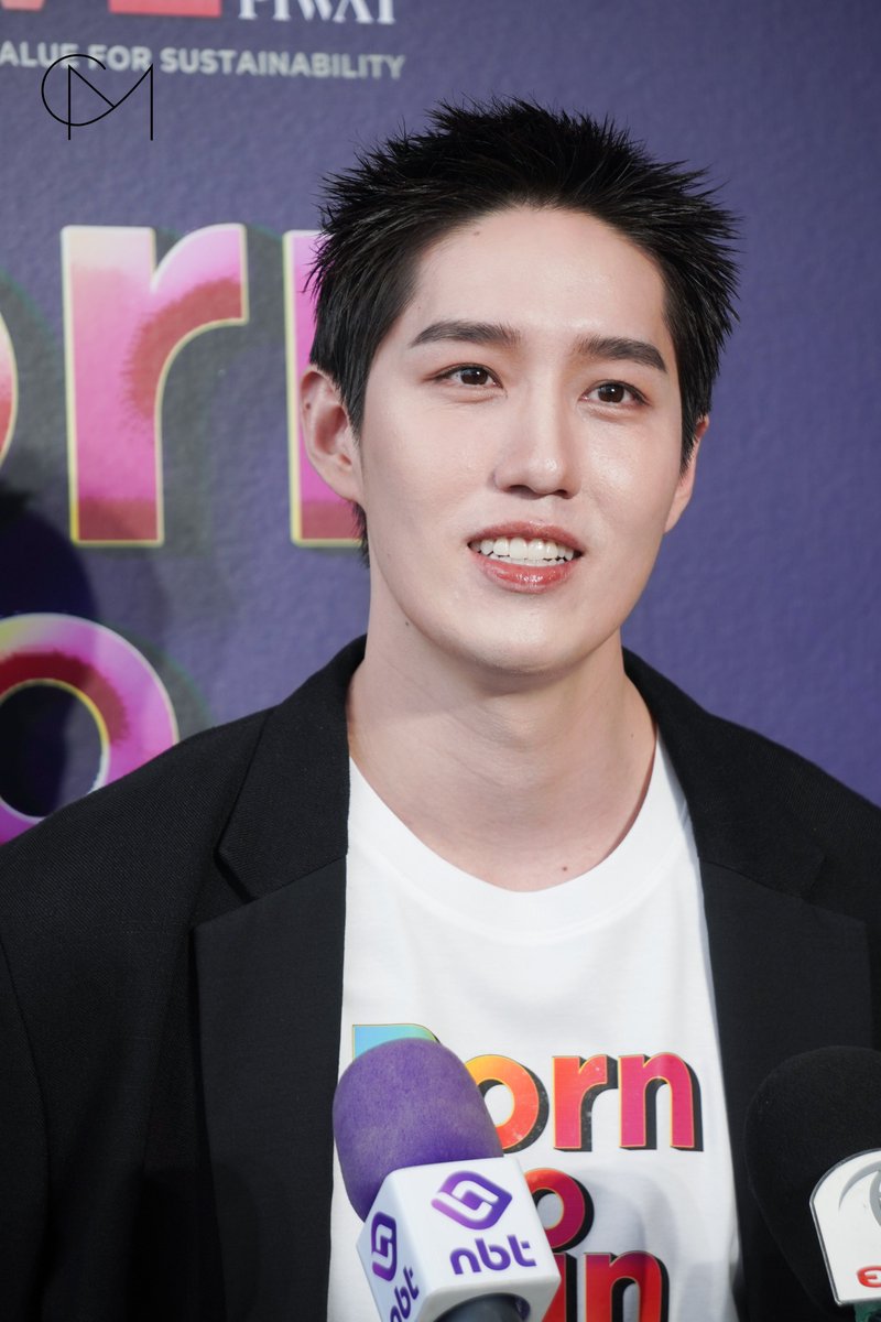 CM2Connect's tweet photo. "ต่อ ธนภพ" ช่วงสัมภาษณ์สื่อในงานแถลงข่าวเปิดกิจกรรมวิ่งการกุศล “Citizen of Love : Born to Run 2026 United for Change”
#thanapob_lee #ต่อธนภพ
#SiamPiwat #SiamParagon
#BeExtraordinary
#LiveExtraordinary
#DreamExtraordinary https://t.co/kWUs1iAZFe