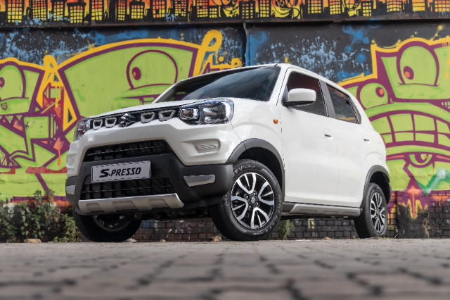 AutoTraderSA's tweet image. Manufacturers&apos; claims are one thing, but driving in the real world is quite another! We look at five cars under R200k to determine which one wins in the efficiency stakes. Which one gets your vote? bit.ly/SATop5MostFuel…
