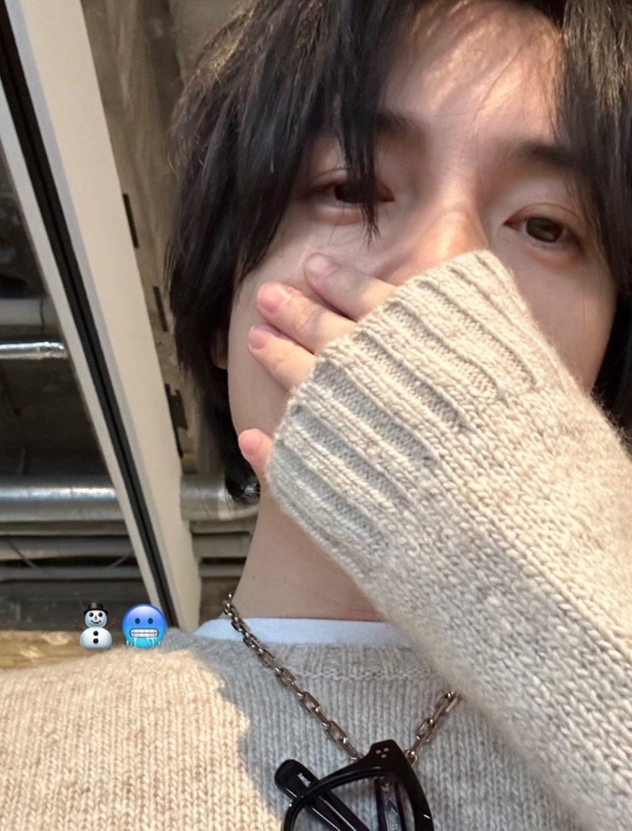 tama__317_kmf2's tweet image. おれの好きなニットの季節になった🎀

毎年この服にはメガネ引っかけてて可愛すぎるんだよー꒰੭⸝⸝´˘ &apos;⸝⸝꒱੭♡

もぉーらぶらぶ☺️

#玉森裕太